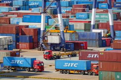 Chiến tranh thương mại khiến hàng điện tử công nghệ Trung Quốc sang Mỹ giảm hơn 60%